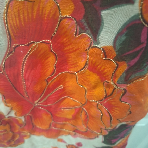 Beautiful Soft Beige/Orange Floral Retangler Scarf. - Picture 3 of 5